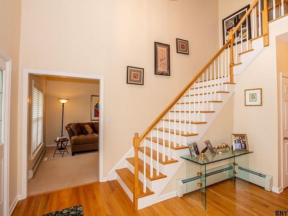 2nd image of 10 Cathywood Ct