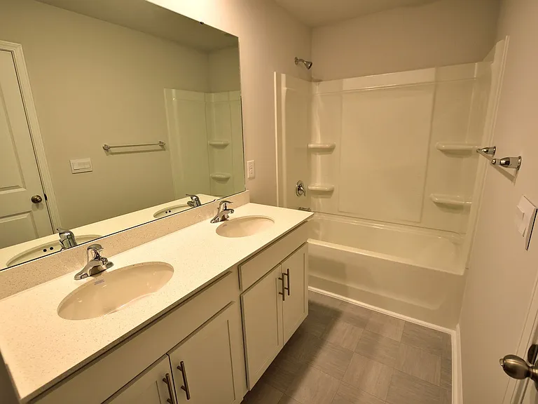 468 Rosemount — Photo 13