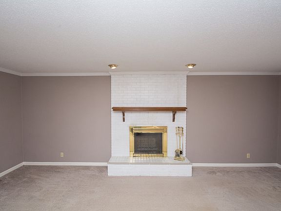 2nd image of 533 Westwood Dr