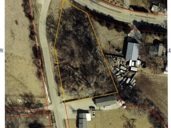 37 Indian Hills Rd, Council Bluffs, IA 51503