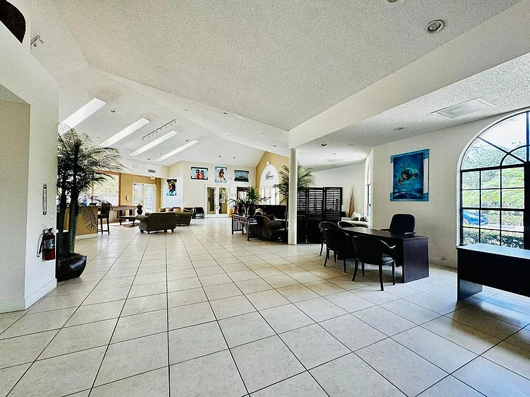 1541 Windorah Way #E — Photo 37