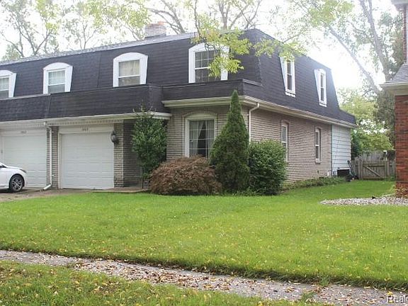 2nd image of 1905 Laurel Oak Dr