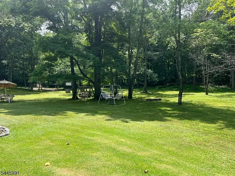 860 Burnt Meadow Rd — Photo 5