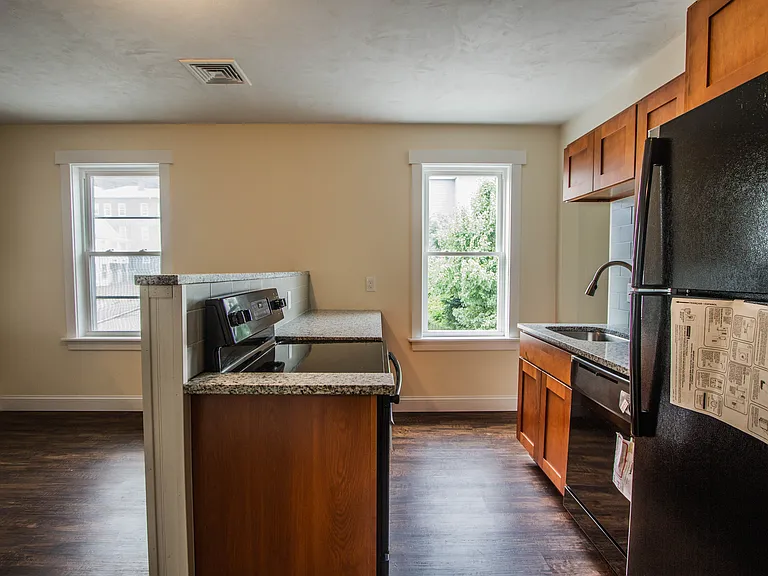 8 Seward St #3 — Photo 10