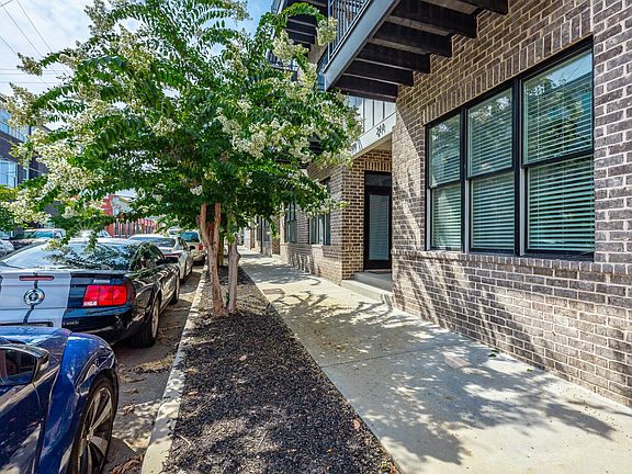 2nd image of 211 W 16th St #211