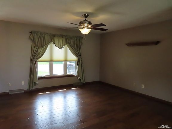 5th image of 2616 Bret Ave