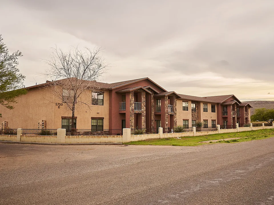 1750 E Jagerson Ave #205