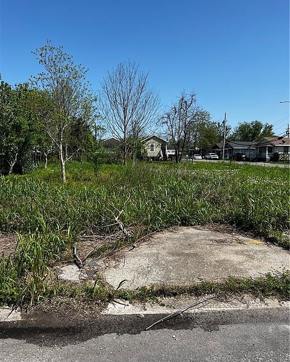 1st image of 1805 Montegut St