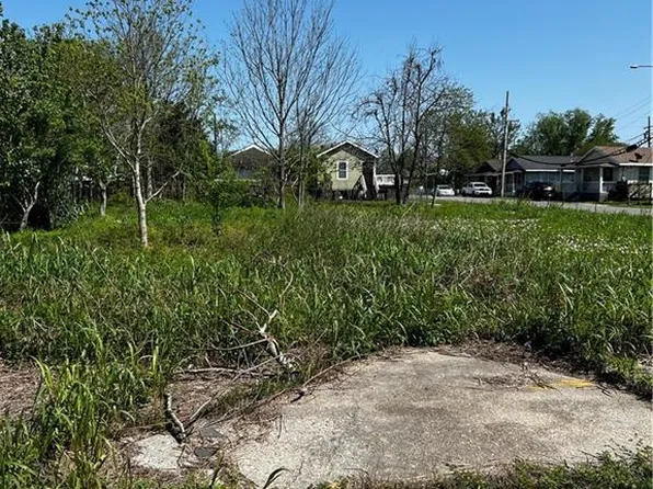 1805 Montegut St, New Orleans, LA 70117