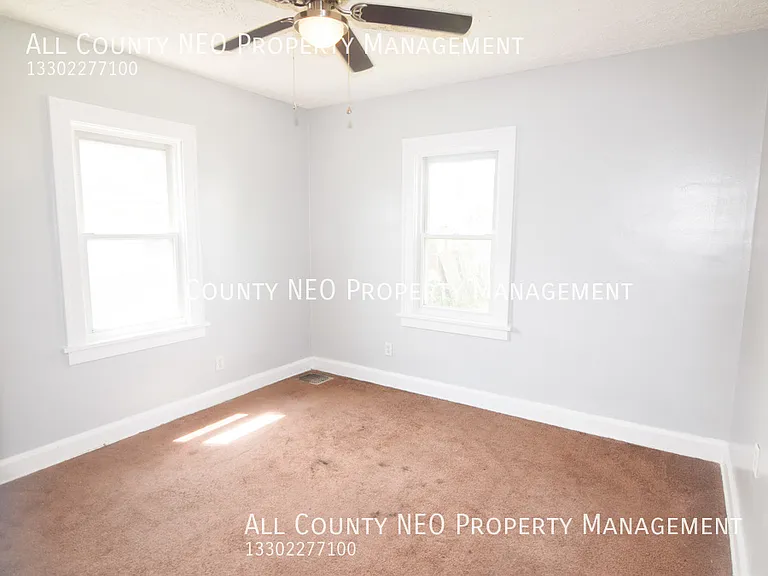 1241 Bedford Ave SW — Photo 5