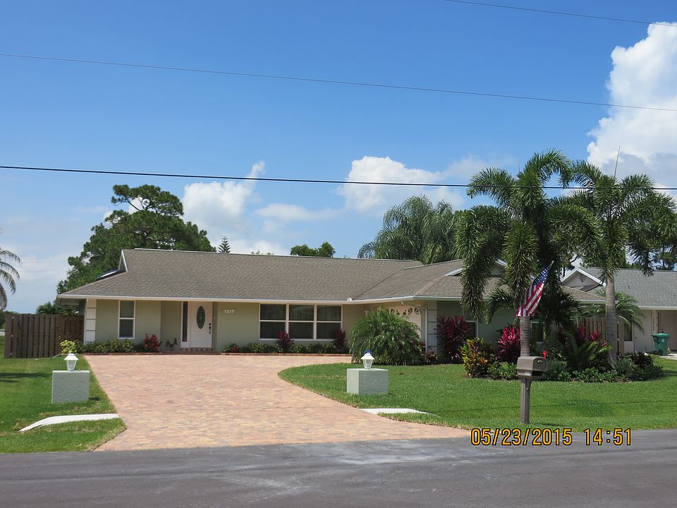 1st image of 1217 SE McFarlane Ave