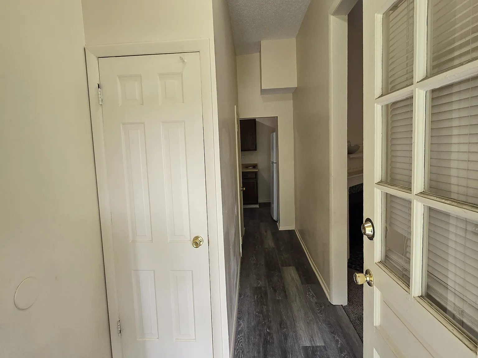 221 S Pleasant St Indep MO 64050 - 221-C — Photo 2