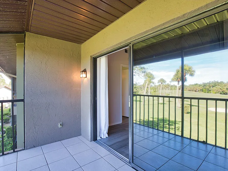 927 Capri Isles Blvd #8 — Photo 10