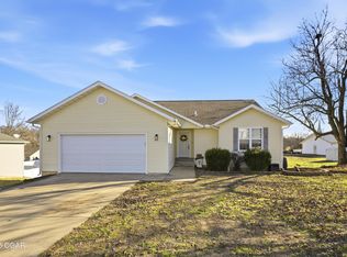 1328 Sunrise Dr, Carthage, MO 64836