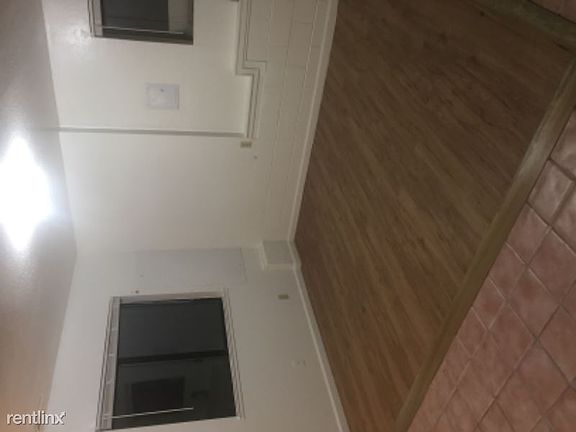 4th image of 360 Zurich Ave