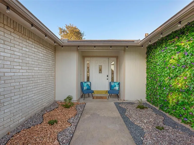 11200 Iron Oak Trl — Photo 23