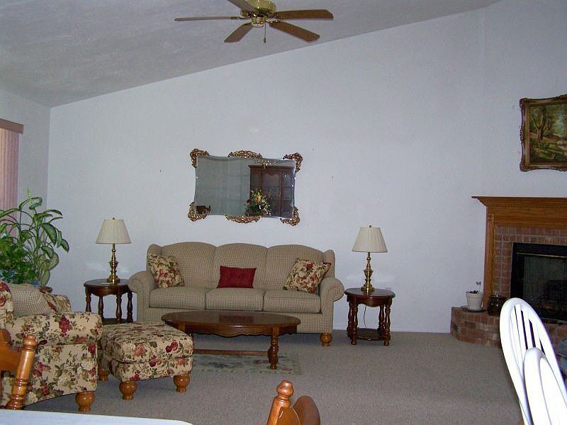 1st image of 433 SW Broderick Dr