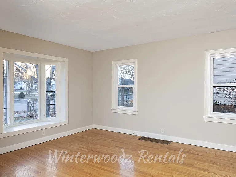 1405 Emilie St — Photo 5