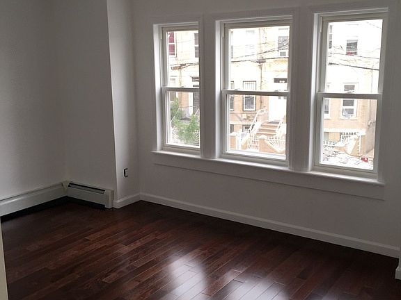 3rd image of 190 Herzl St