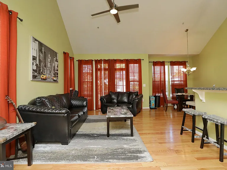 31 Steeplechase Dr — Photo 17