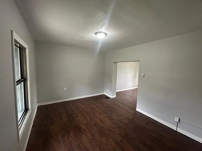 1633 Shehy St — Photo 7