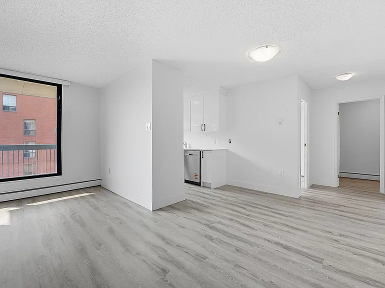 1310 14th Ave SW — Photo 13