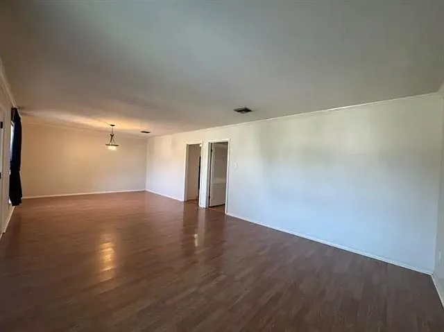 4901 Purdue Dr — Photo 11