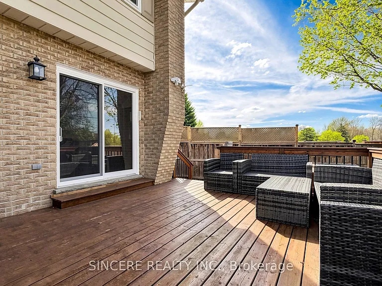 592 Canewood Cres — Photo 47