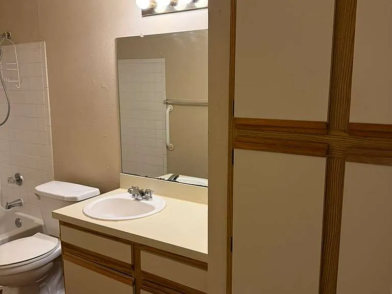 199 Afton Sq #103 — Photo 12