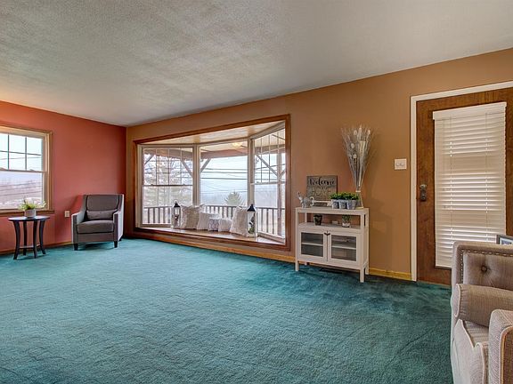 3rd image of 11199 Colerain Ave