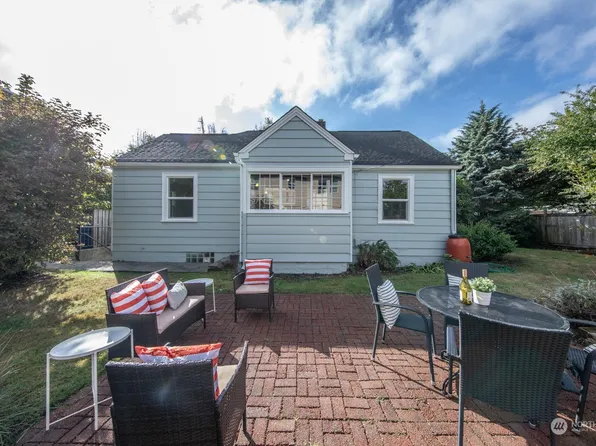 9002 14th Avenue NW, Seattle, WA 98117
