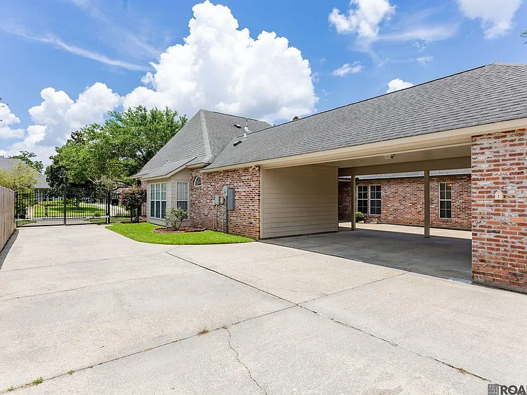 1738 Great Oak Dr — Photo 25