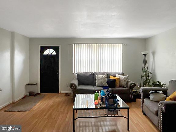 3rd image of 610 Hampton Dr