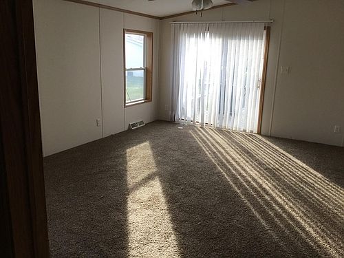4th image of 221 Mallard Ln