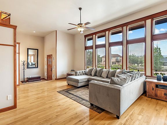 4th image of 724 Ivanhoe Way