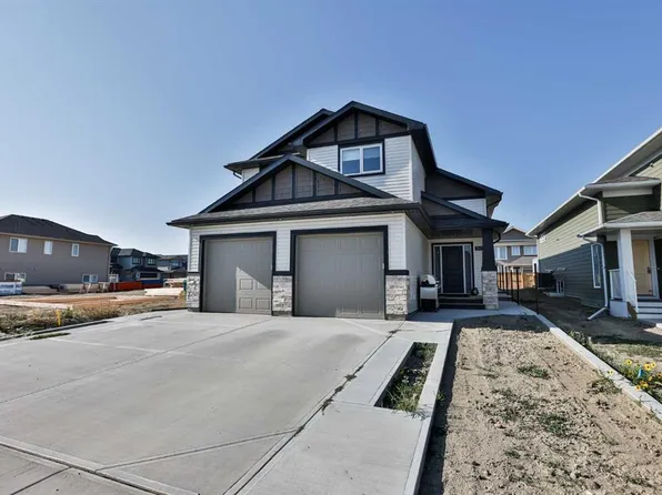 549 NE Riverhills Way W, Lethbridge, AB T1K 8H8
