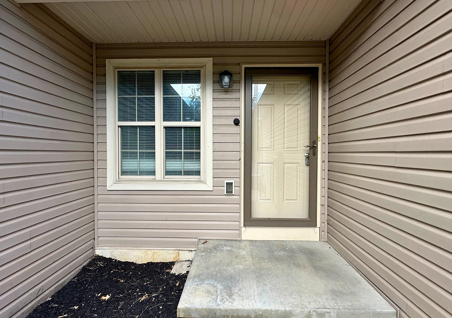 2 bed, 2.5 bath, 1232 sqft, $1,695 — Photo 4