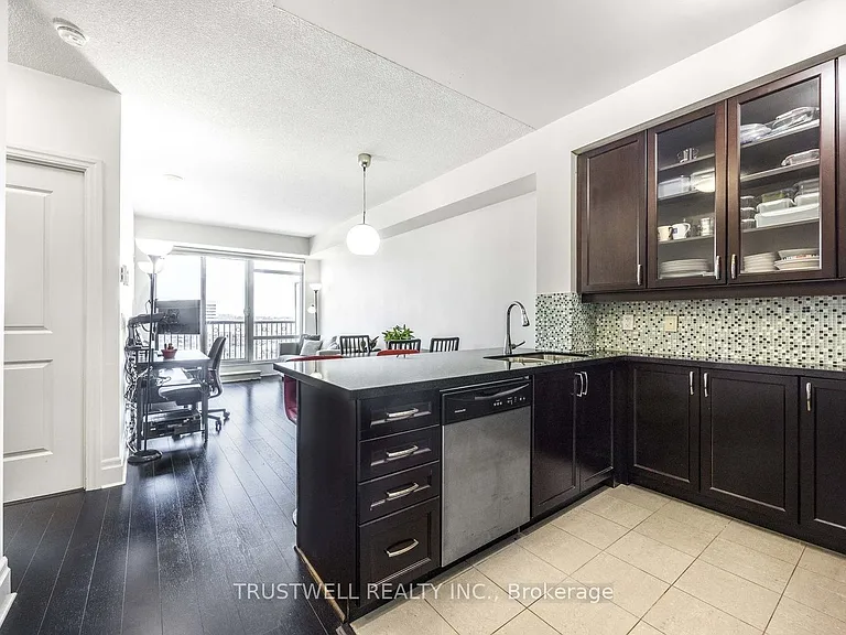 151 Upper Duke Cres #1207 — Photo 13