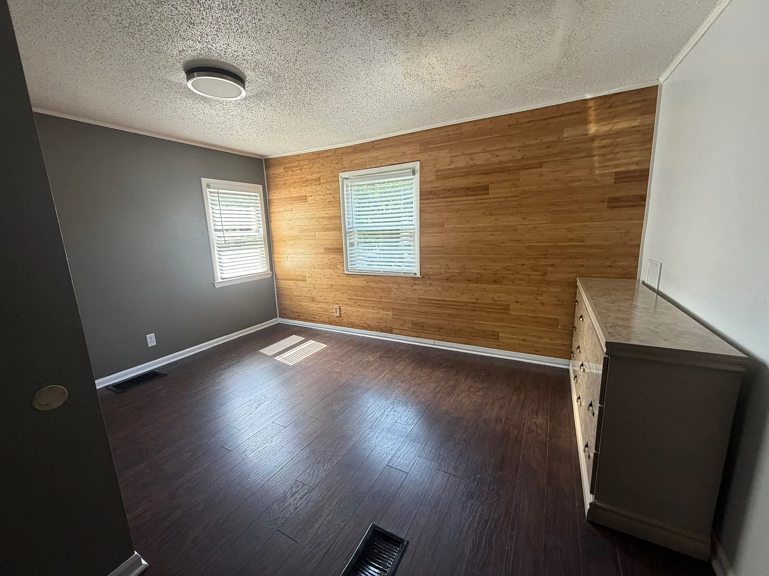 3 bed, 1599 sqft, $2,250 — Photo 3