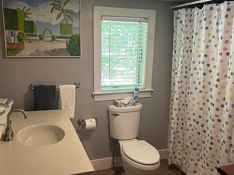 1 bathroom.