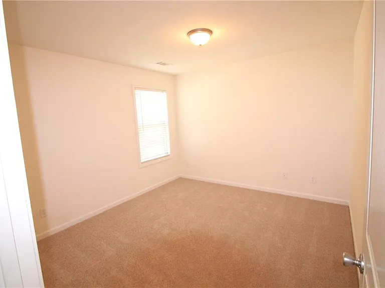 1961 Stoney Chase Dr — Photo 32
