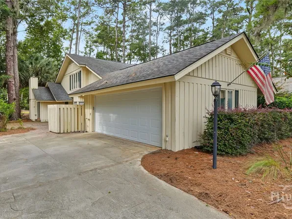 11 Village Green Cir, Savannah, GA 31411