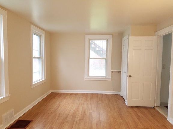 4th image of 18 Lawrence St #1