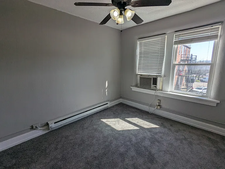 Middle room