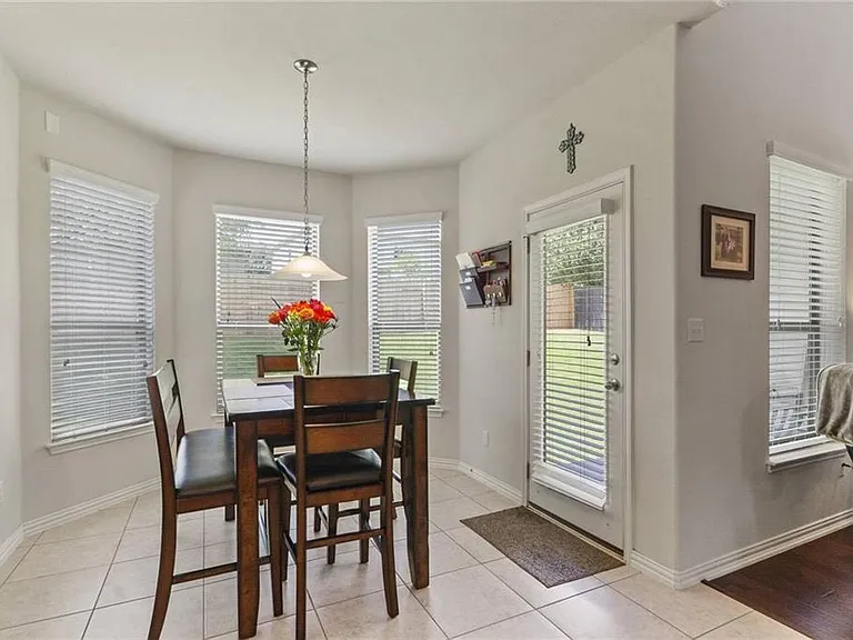 120 Seminole Canyon Dr — Photo 10