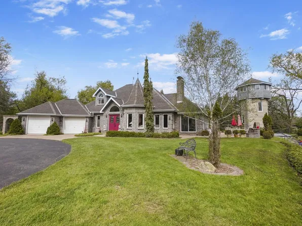 N61W38100 Blackhawk DRIVE, Oconomowoc, WI 53066