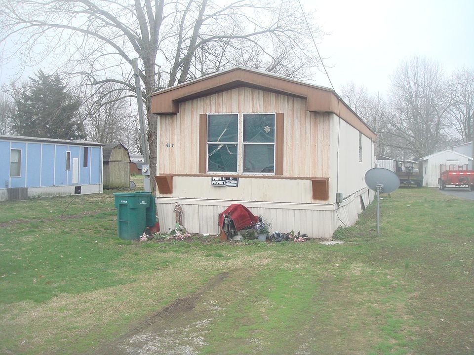 1st image of 618 E South St