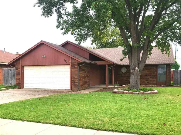 713 Greenbriar Rd, Ponca City, OK 74601