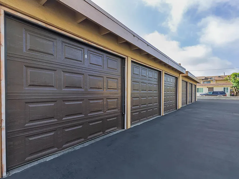 Woodhaven Townhomes — Photo 5