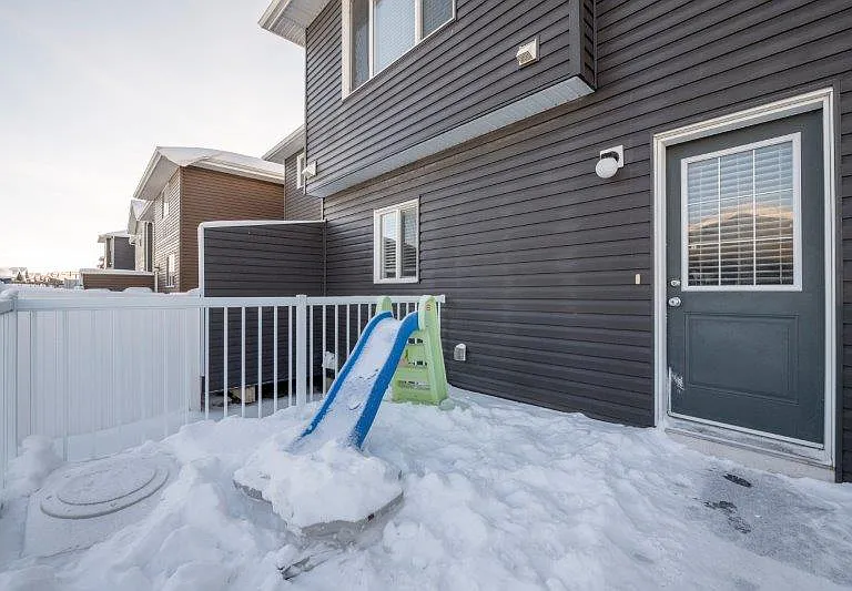 226 Redstone Dr NE — Photo 34